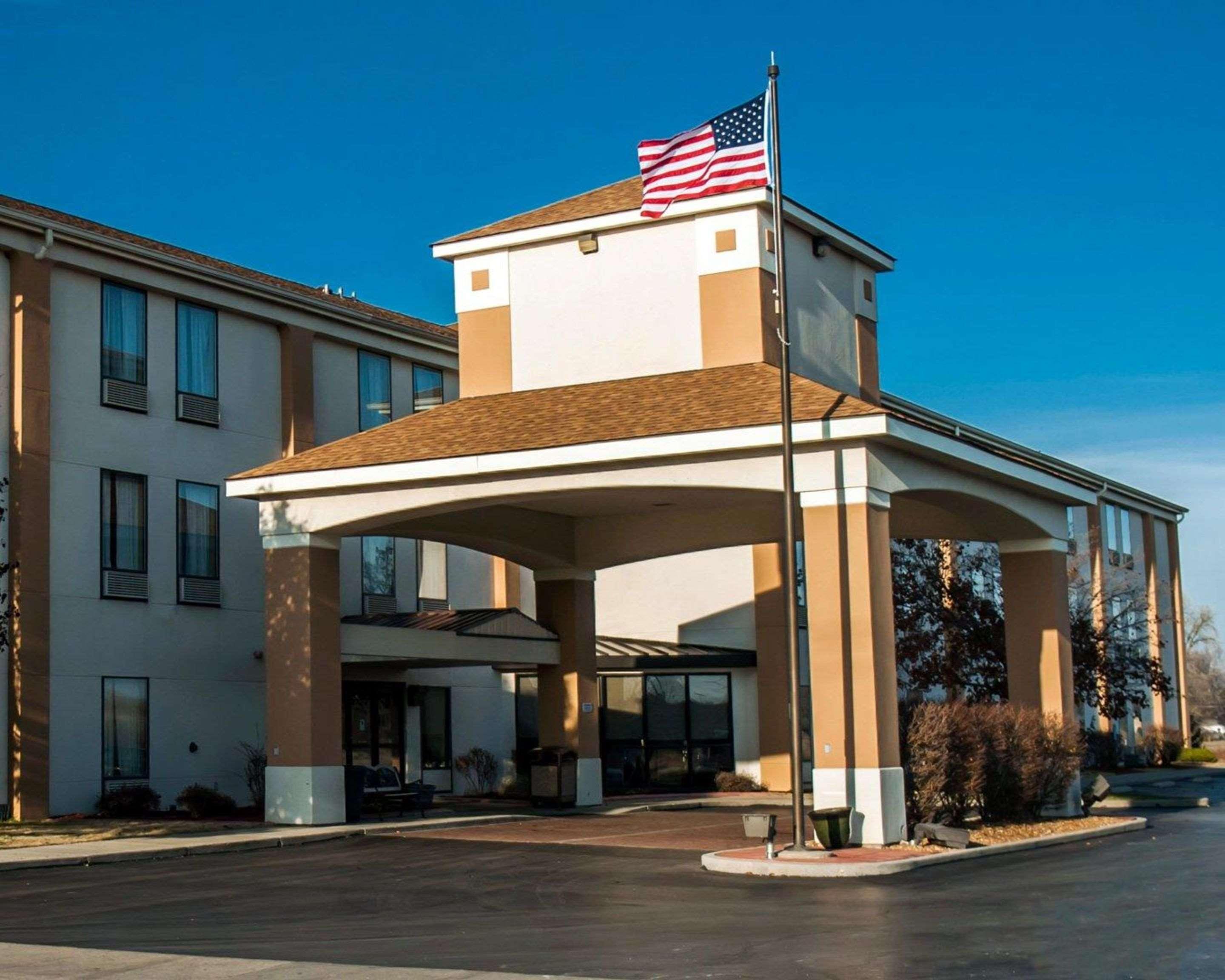 Quality Inn & Suites Near St Louis And I-255 Cahokia Exterior foto