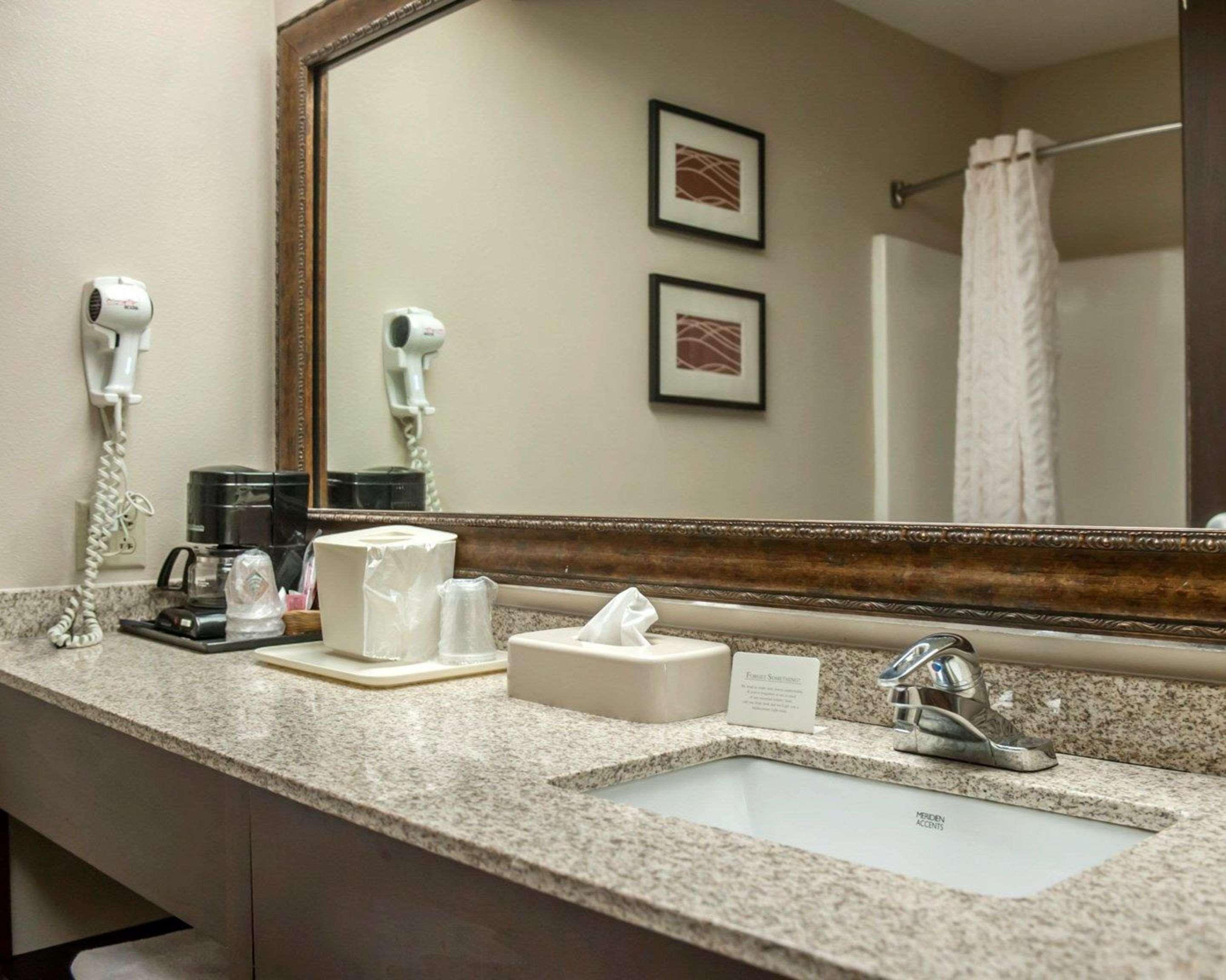 Quality Inn & Suites Near St Louis And I-255 Cahokia Exterior foto