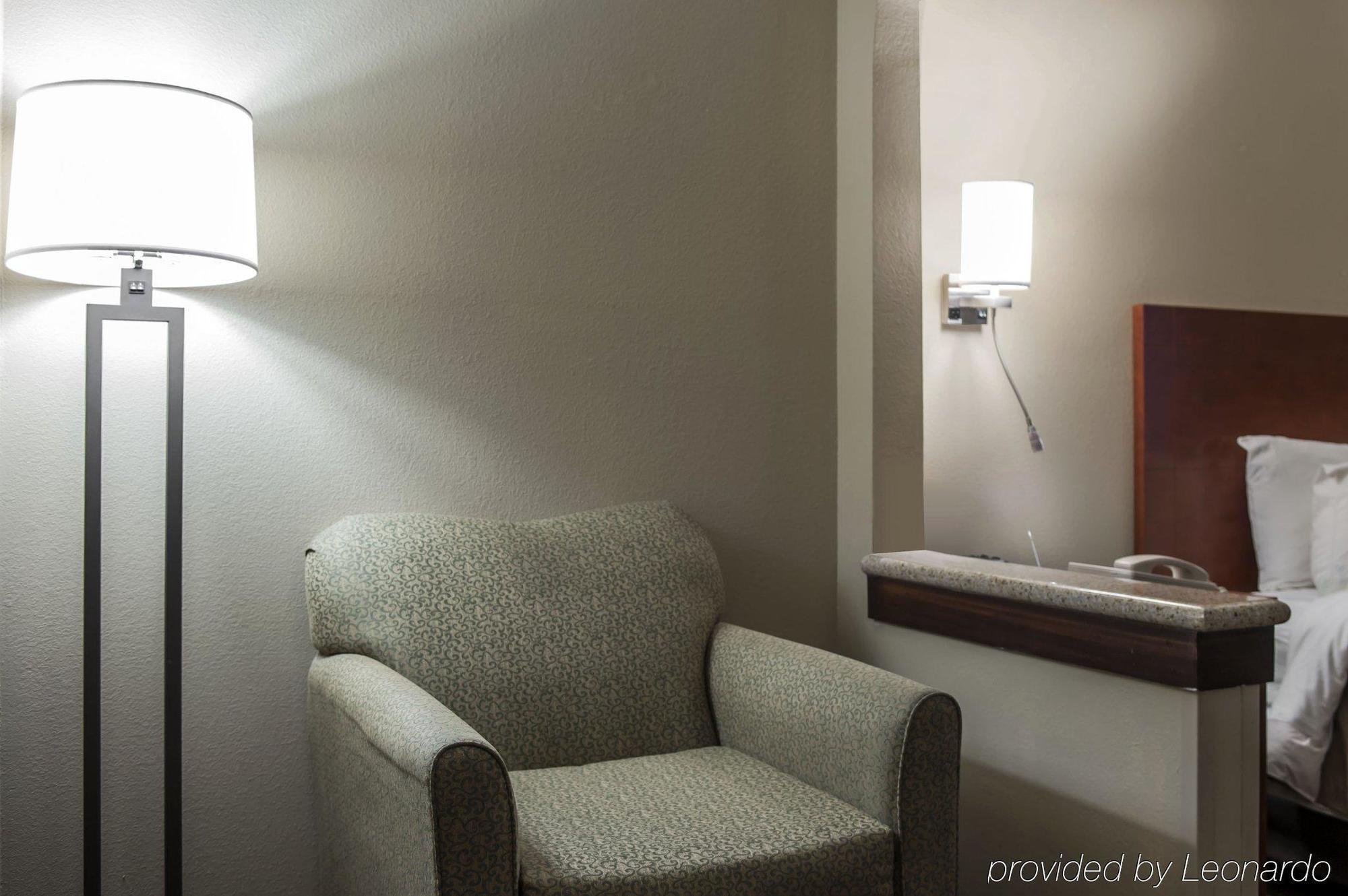 Quality Inn & Suites Near St Louis And I-255 Cahokia Exterior foto