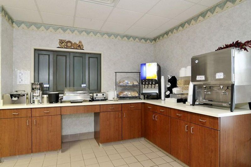 Quality Inn & Suites Near St Louis And I-255 Cahokia Exterior foto